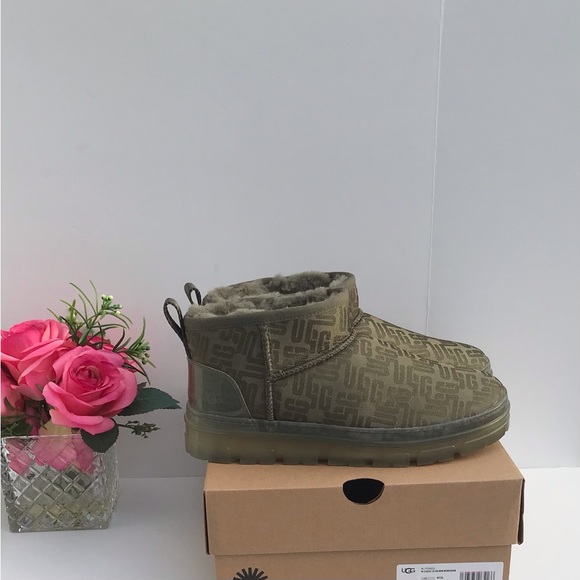 UGG Classic Ultra Mini Monogram - Picture 3 of 9